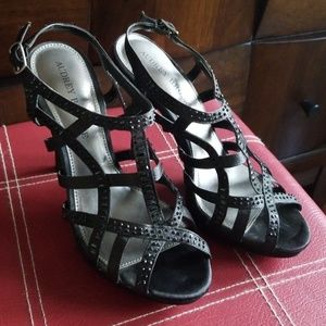 Audrey Brooke satin pumps